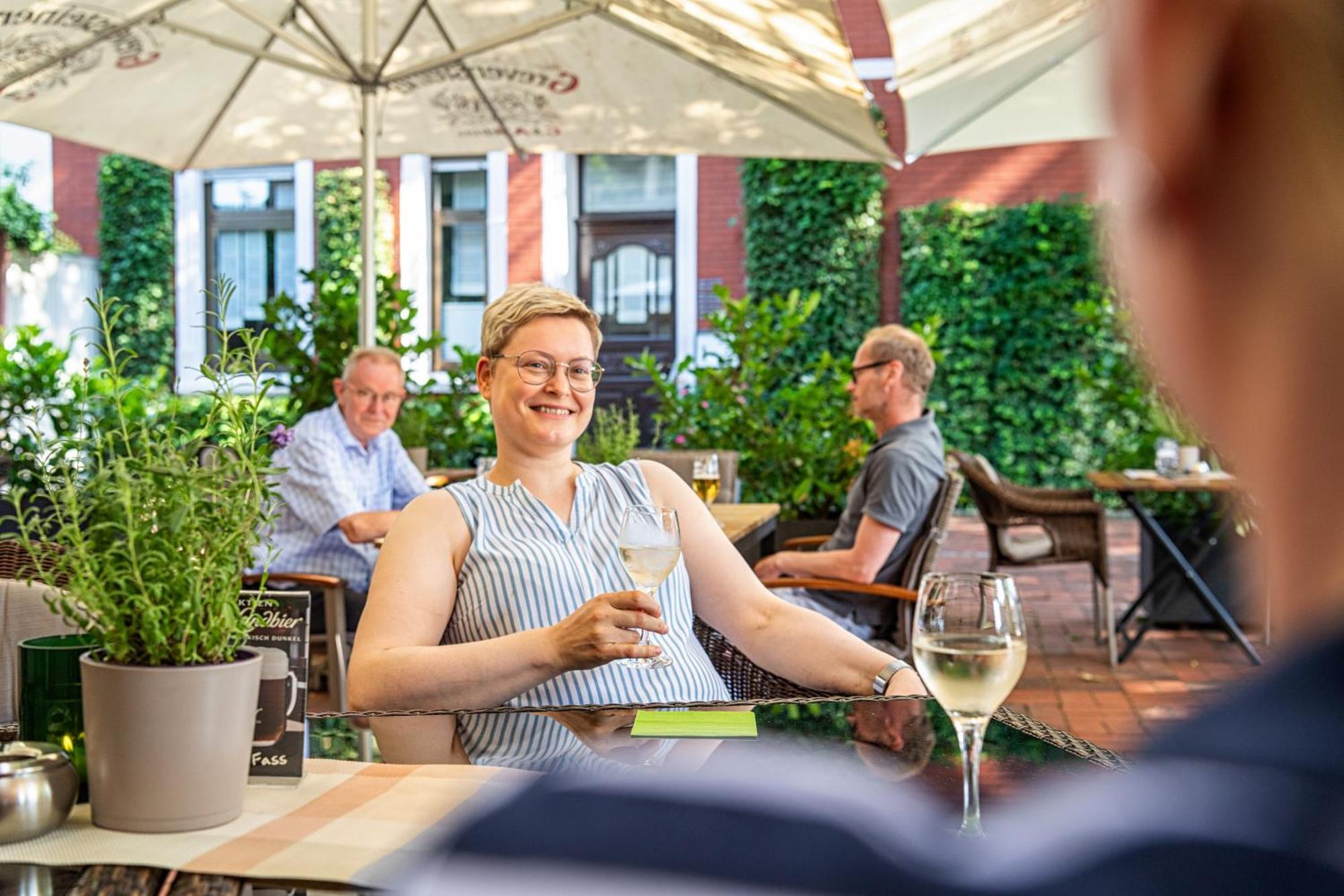 Hotel Restaurant "Zur Post" Holdorf Экстерьер фото