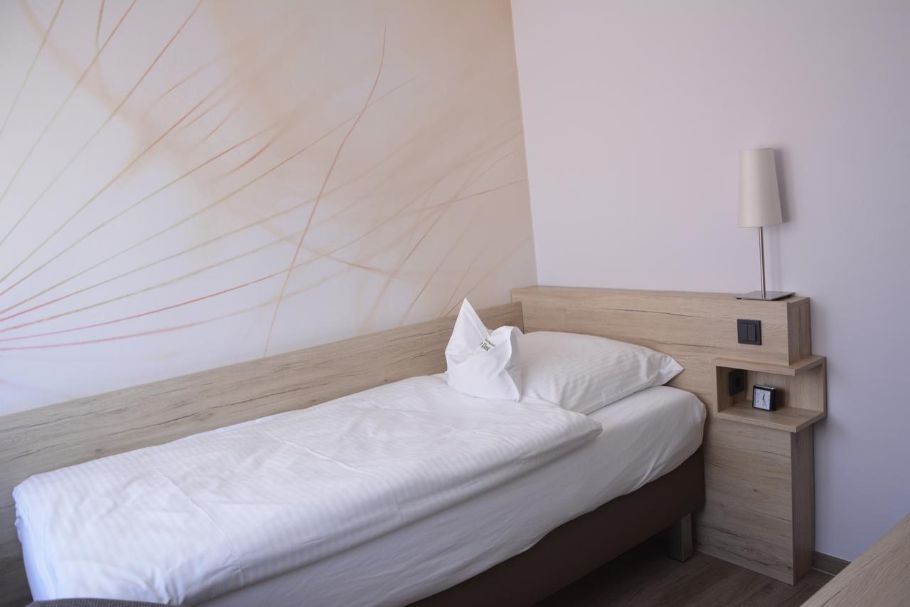 Hotel Restaurant "Zur Post" Holdorf Экстерьер фото